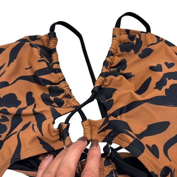 Brand be with Tags‎ Cupshe Brand Plunge Neckline Cut Out One Piece Swim Suit XL - Picture 8 of 13